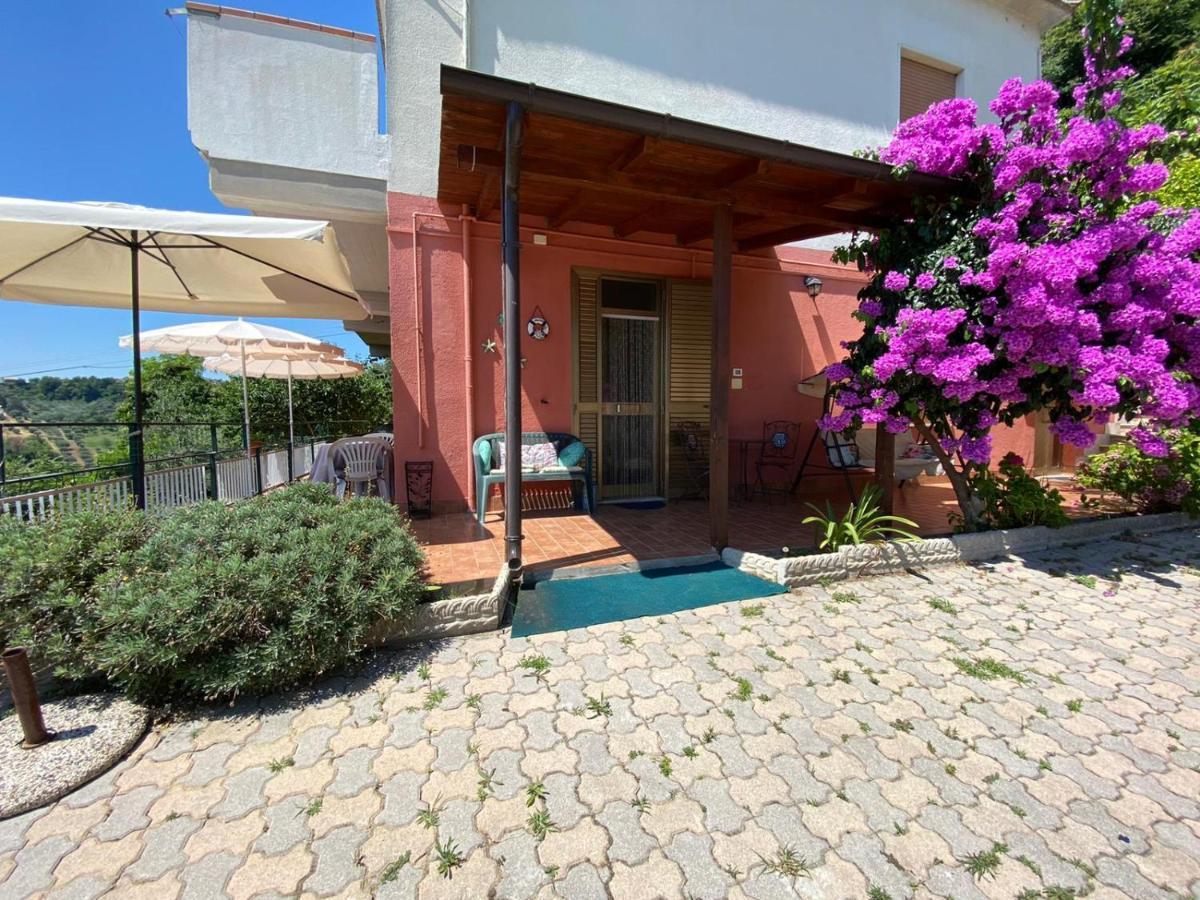 B&B Santa Lucia Silvi Paese Buitenkant foto