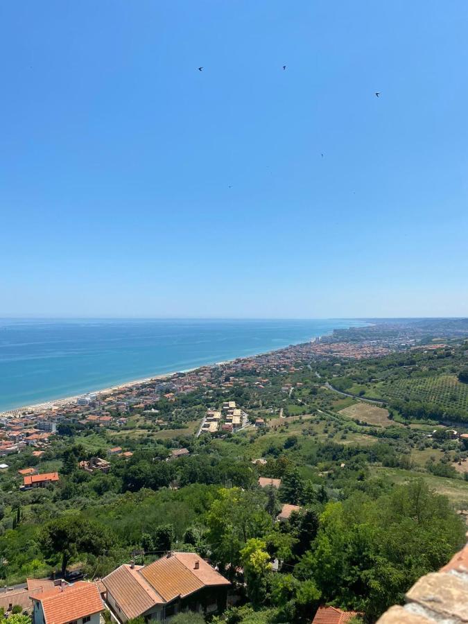 B&B Santa Lucia Silvi Paese Buitenkant foto