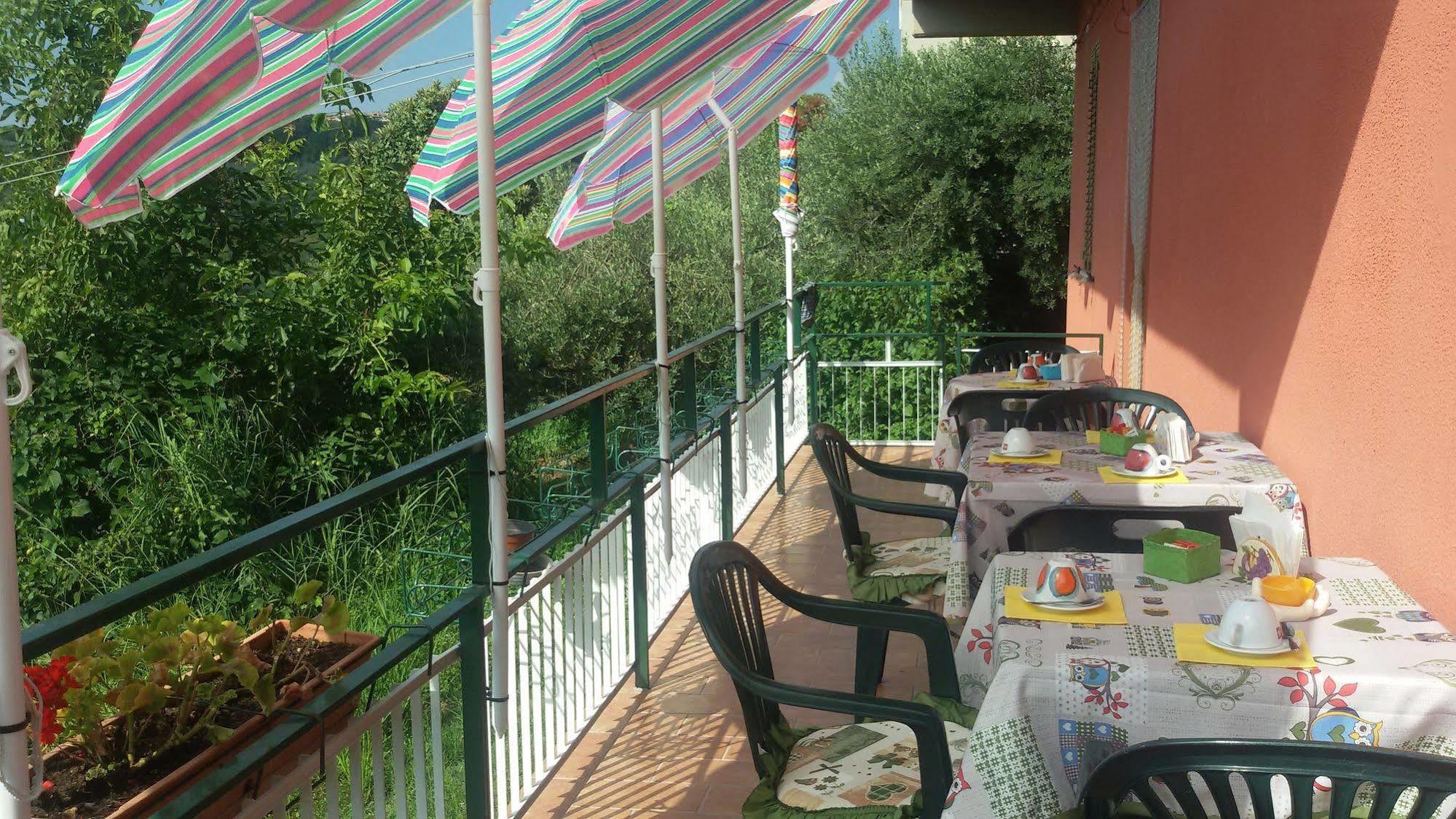 B&B Santa Lucia Silvi Paese Buitenkant foto